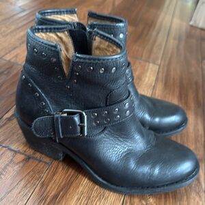 Sofft Allene Studded Black Leather Block Heel Ankle Booties Size 7‎ Women